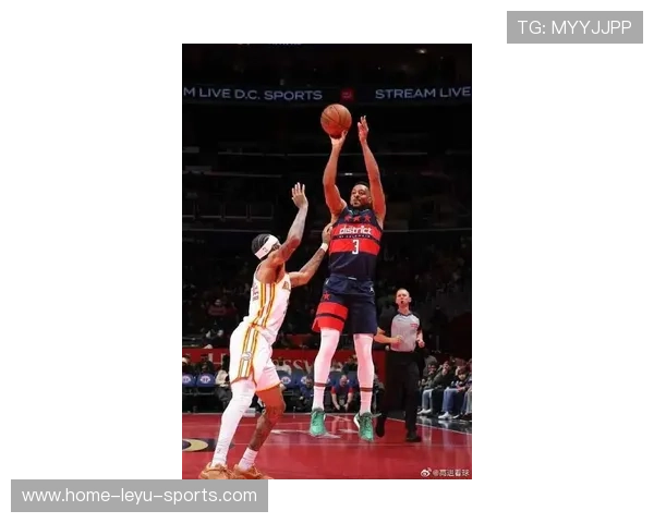 比尔终场前投篮稳稳命中，奇才逆袭成功