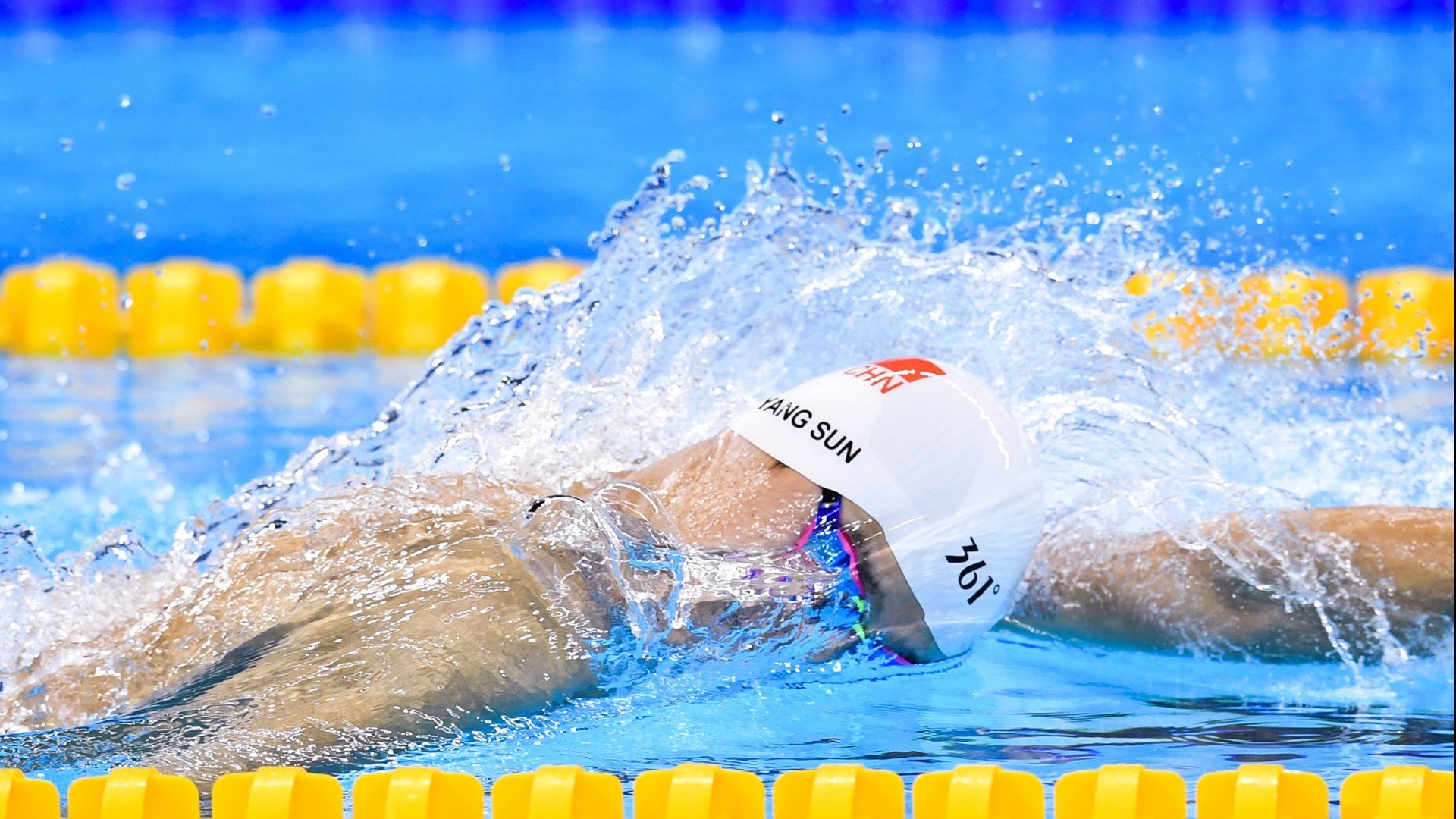 乐鱼官网优惠-曹缘男子3米跳板赛道上的精彩瞬间，曹缘男子10米跳台夺金